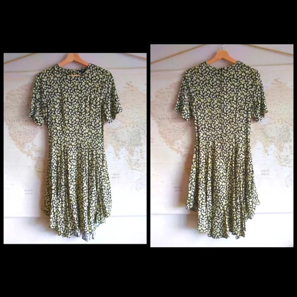 90s Style Grunge Daisy Print Hi Low Hem Skater Dress with Pockets-Size 6 - Picture 2 of 8